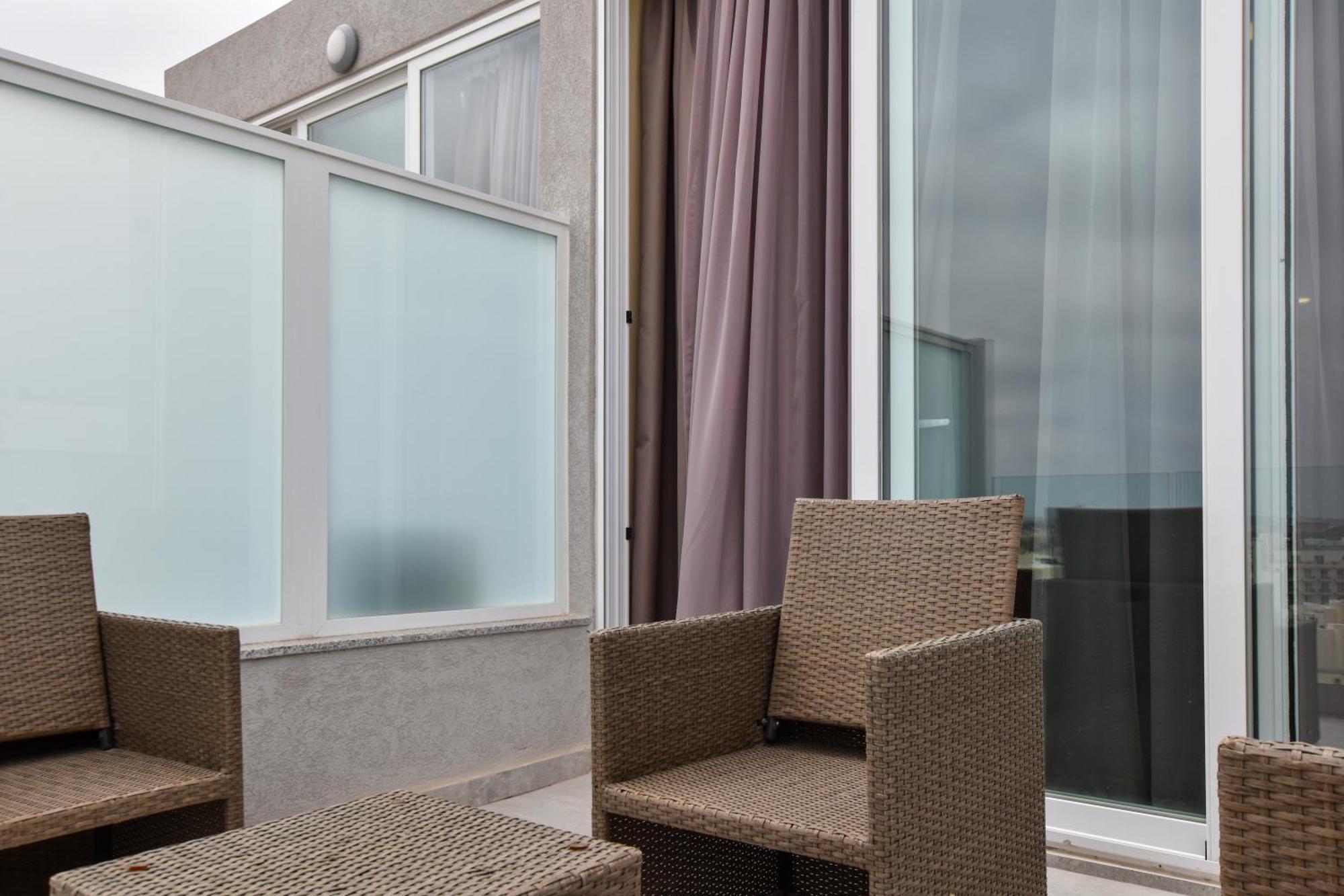 51Hh Apartments Gzira Luaran gambar