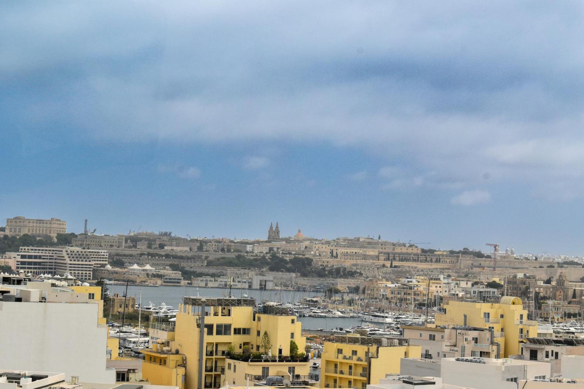 51Hh Apartments Gzira Luaran gambar